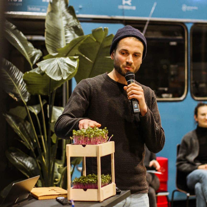 WinGrow is presenting there tiny vertical farm at MotionLab.Berlin.